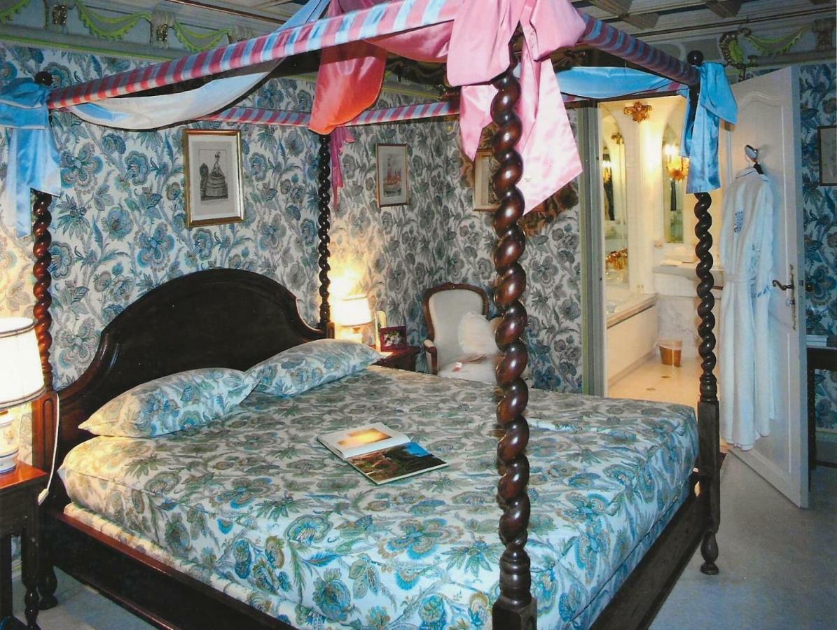 Le Petit Manoir Des Bruyeres Bed & Breakfast Villefargeau Exterior photo